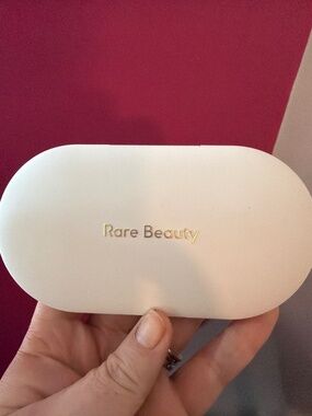 Rare Beauty Blot & Glow Touch-Up Kit Translucent Blotting Sheets and Powder Puff